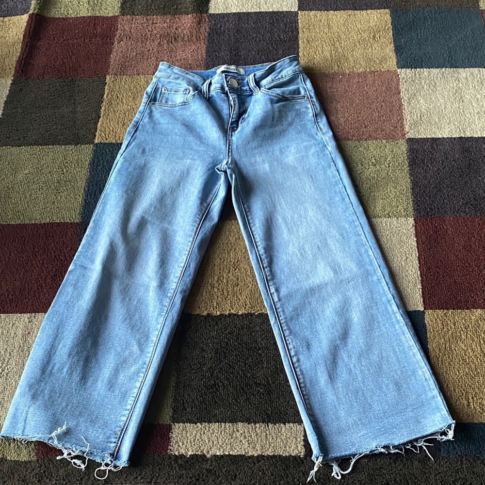 Women's Light Blue Wide-Leg Jeans- Cropped Jeans